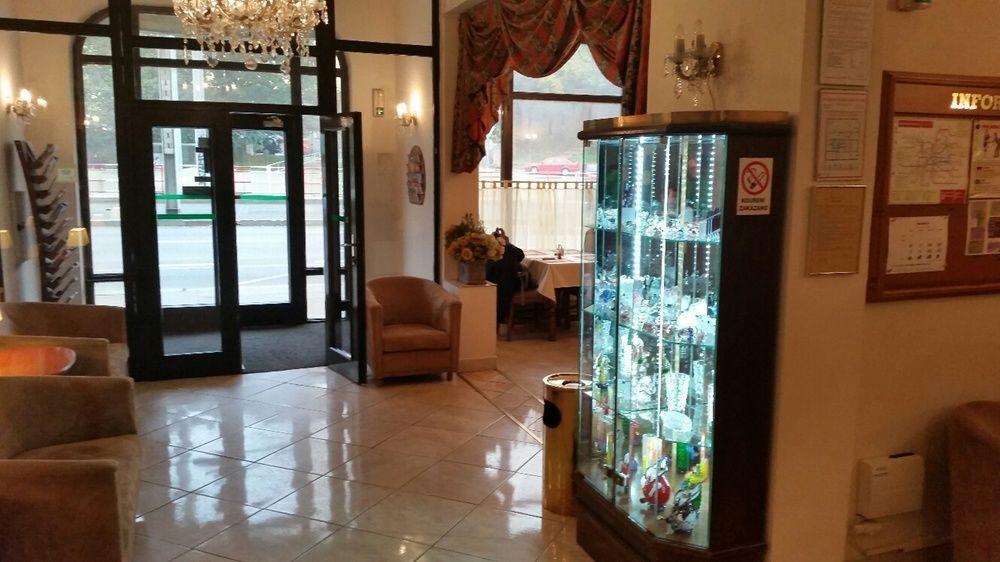 Kavalir Hotel Прага Екстериор снимка