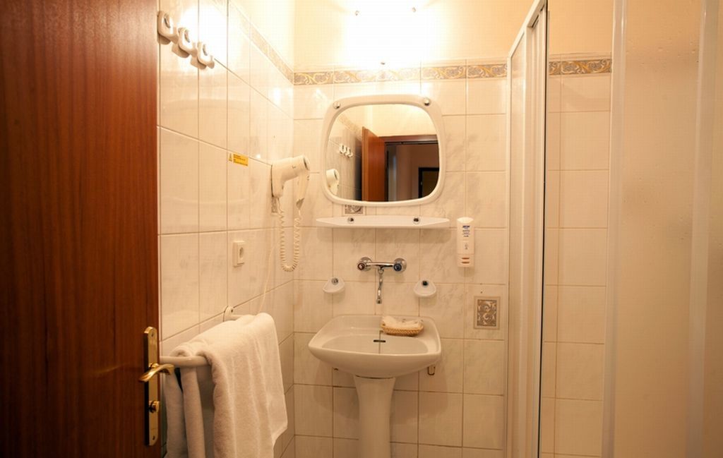 Kavalir Hotel Прага Екстериор снимка