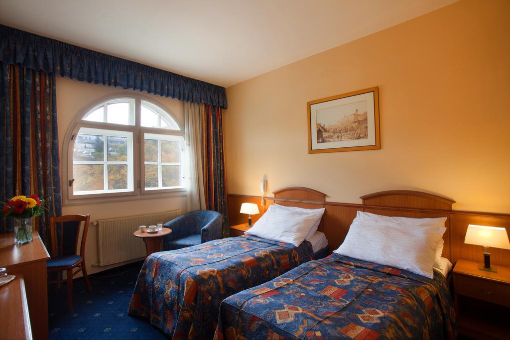 Kavalir Hotel Прага Екстериор снимка