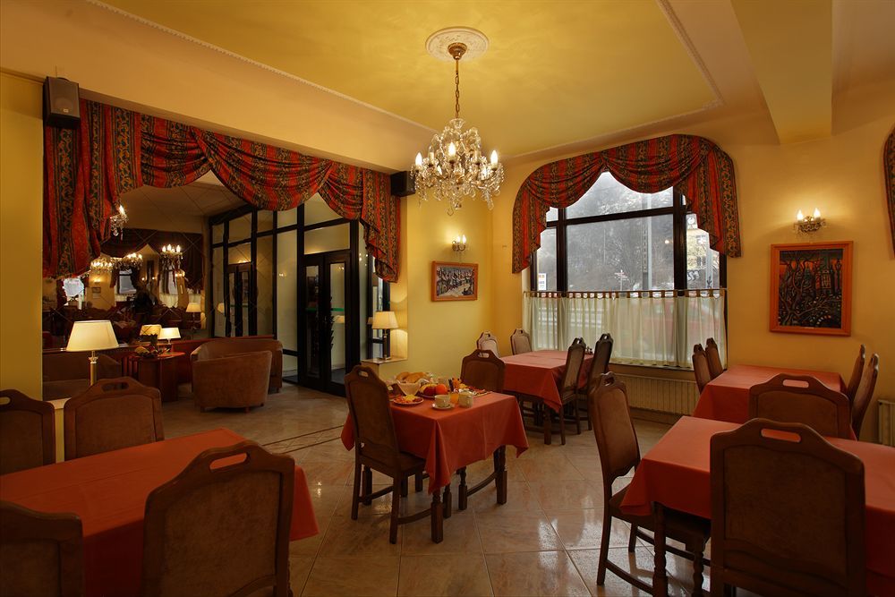 Kavalir Hotel Прага Екстериор снимка