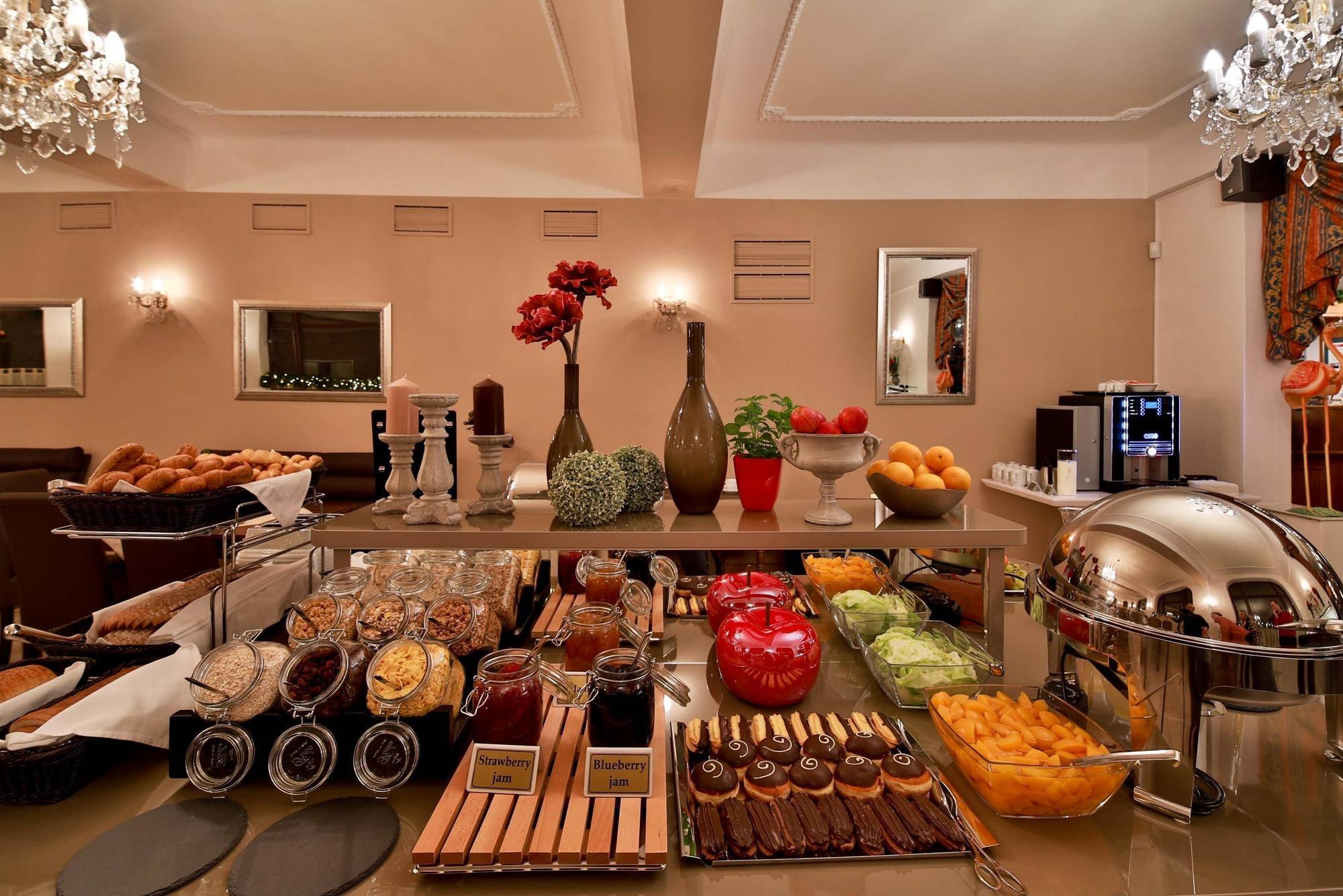 Kavalir Hotel Прага Екстериор снимка
